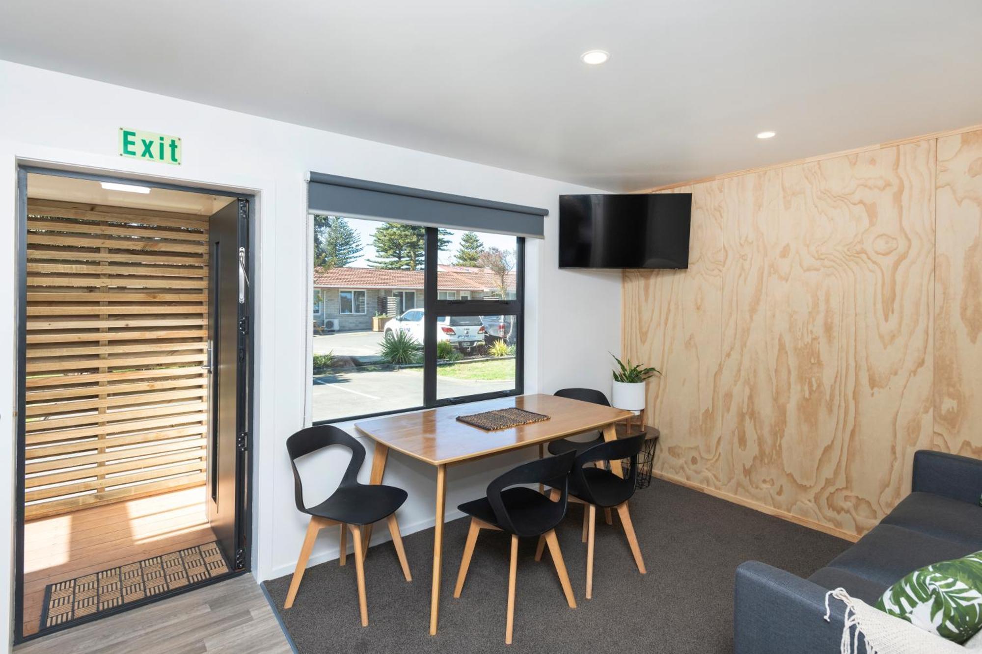 Waikanae Beach Top 10 Holiday Park Gisborne Exterior photo